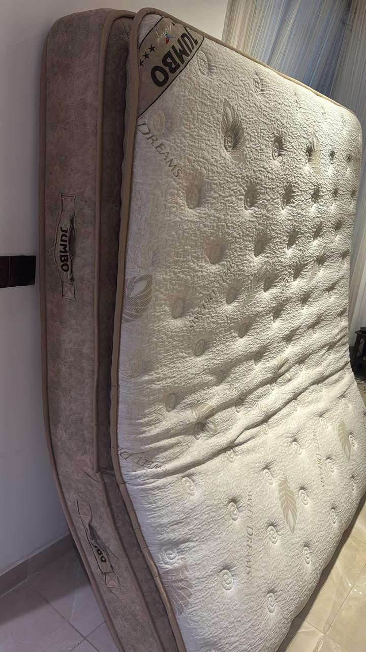 دوشك نفرين فندقي درجة أولى مستخدم اقل سعر سعرة 260 الف قفل مكان بغداد كرخ ***********
