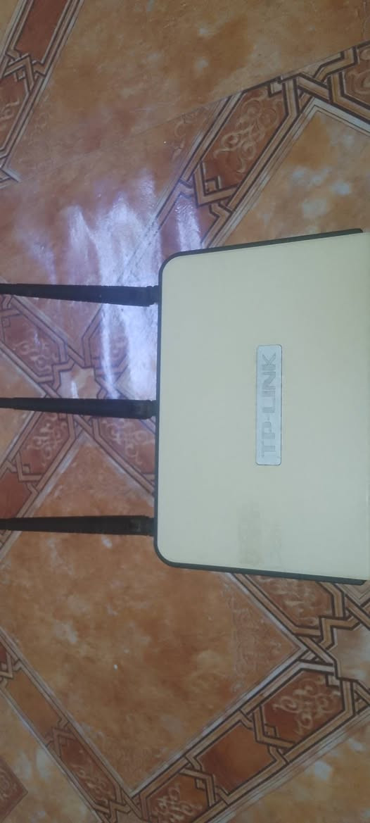 السلام عليكم 
راوتر اسود من شركه هواوي سعر (25) راوتر ابيض من شركه TP-LINK سعر (20) محوله راوتر ضوئي سعر (5) صحن مال نت سعر (30)  مكاني البصره المعقل للتواصل (***********)
