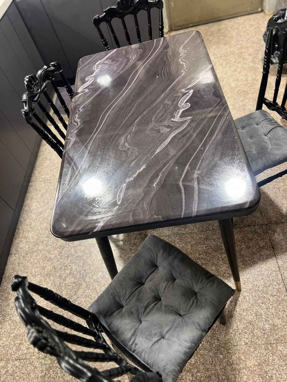 ميز طعام مرمر حراري وكراسي وياه كوشات شعره ١٥٠ قفله العنوان بلديات


**إذا كنت صاحب هذا الإعلان وتريد حذفه لأي سبب، رجاءا أرسل رسالة إلى الدعم الفني**