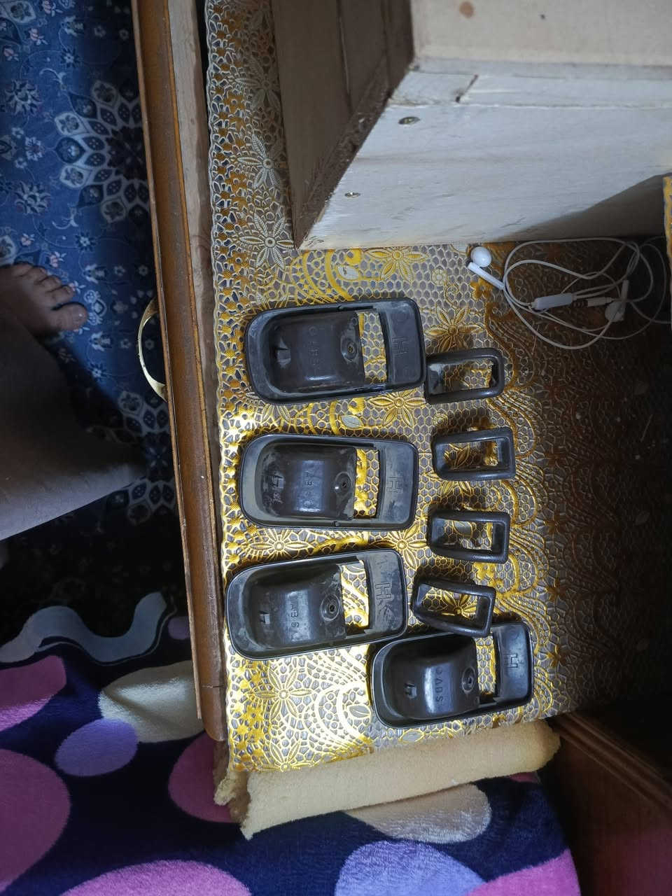 سلام عليكم غراض هارتوب طويله للبيع كلشي اب سعره..***********
