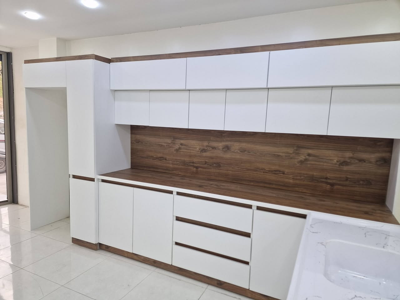 mdf سێتی کەوانتەری تورکی 
تازەیە بەسعری دەستی ٢ئەیفرۆشین 
هیچ بەکار نەهاتوە  
قیاسی درێژی کەوانتەو 4 مەتر 
سنگەکەی٢مەتر 
ناونیشان /سلێمانی /کانیسپیکە/خوارمزگەتی تەبای
📲0772 517 79 19
واتسئەپ و ڤایبەریان لەسەرە 
گەیاندن هەیە بۆ تەواوی عێراق🚚🚚🚚
نرخ تەنها 600$
