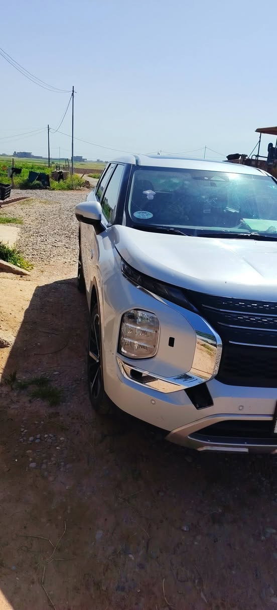 Mitsubishi Outlander SE
للبيع مقدمة ١٥٠ ورقة والباقي قصط شهري او مده

الموديل : 2023

اللون : ابيض

عداد المسافة : 33 الف مايل

حجم المحرك : 4 سلندر (2.5L)

الضرر : كما موضح بالصور

رقم كركوك

المواصفات : SE

تشغيل بصمة
ابواب بصمة
هاند بريك بصمة
دخول ذكي بصمة 
4 كاميرات 360 درجه 
تبريد قطعيتن امامي وخلفي
صندوق كهربائي
مراية اشارة ورادار 
ويل كروم
تحكمات استيرن
اضاءات زينون كامل امامي وخلفي
حساسات امامي خلفي
رادار مانع تصادم امامي 
تحكمات ستيرن جهتين 
كروس سرعة
كير شفتات خلف الستيرن 
وضعيات قيادة 6  
نظام اوتو هولد 
نظام مانع الانزلاق 
عدد المقاعد 7 راكب 
وبقية المواصفات المعروفه
الموقع كركوك الزاب شميط 
‏‎للاتصال والاستفسار :

***********
