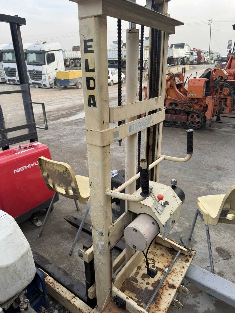 رافعات شوكيه يدويه وكهربائية للبيع
***********
***********
