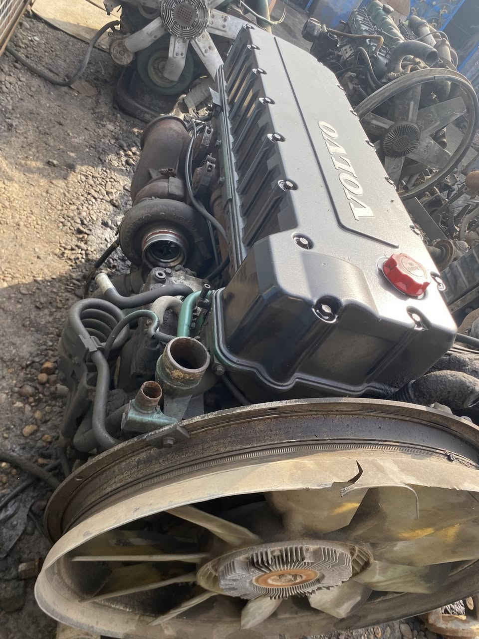 السلام عليكم. 
محرك فالفو حجم 420 أنجكتر مكفول شرط الشغل سعره 32ورقه 
متوفر محرك فالفو 122اوربي سايس10بدون تنقيص بدون بخار ضغط الدهن فول سعره 32وبي مجال 
عنواني جرف النداف الحي الصناعي 
***********
