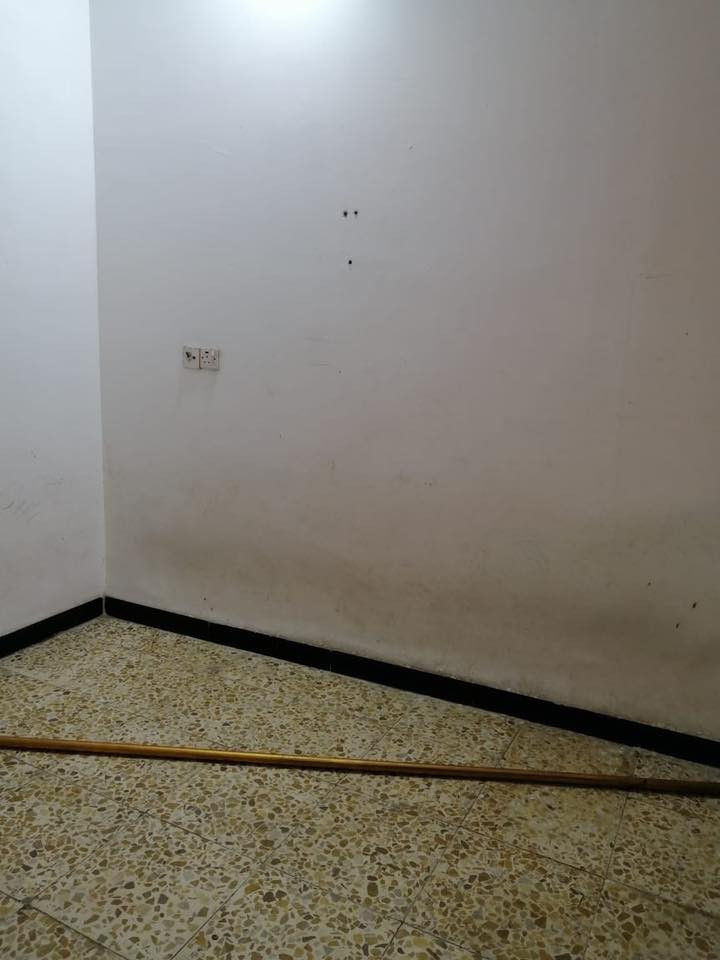 دار للايجار المساحه ٥٠ متر طابق واحد فقط نظيف البيت اريده لعائله صغيره ايجاره ٢٢٥المكان شارع ابو طالب بفرع الحسينه قرب اسواق اللولوه للاستفسار ***********
