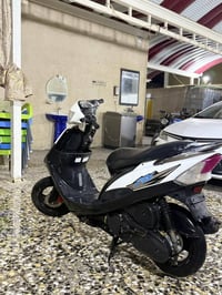 دراجه ماكس عدله بوشه 49 بلادي ما مفتوحه كلهه شغاله ما بيهه اي نقص مكين...