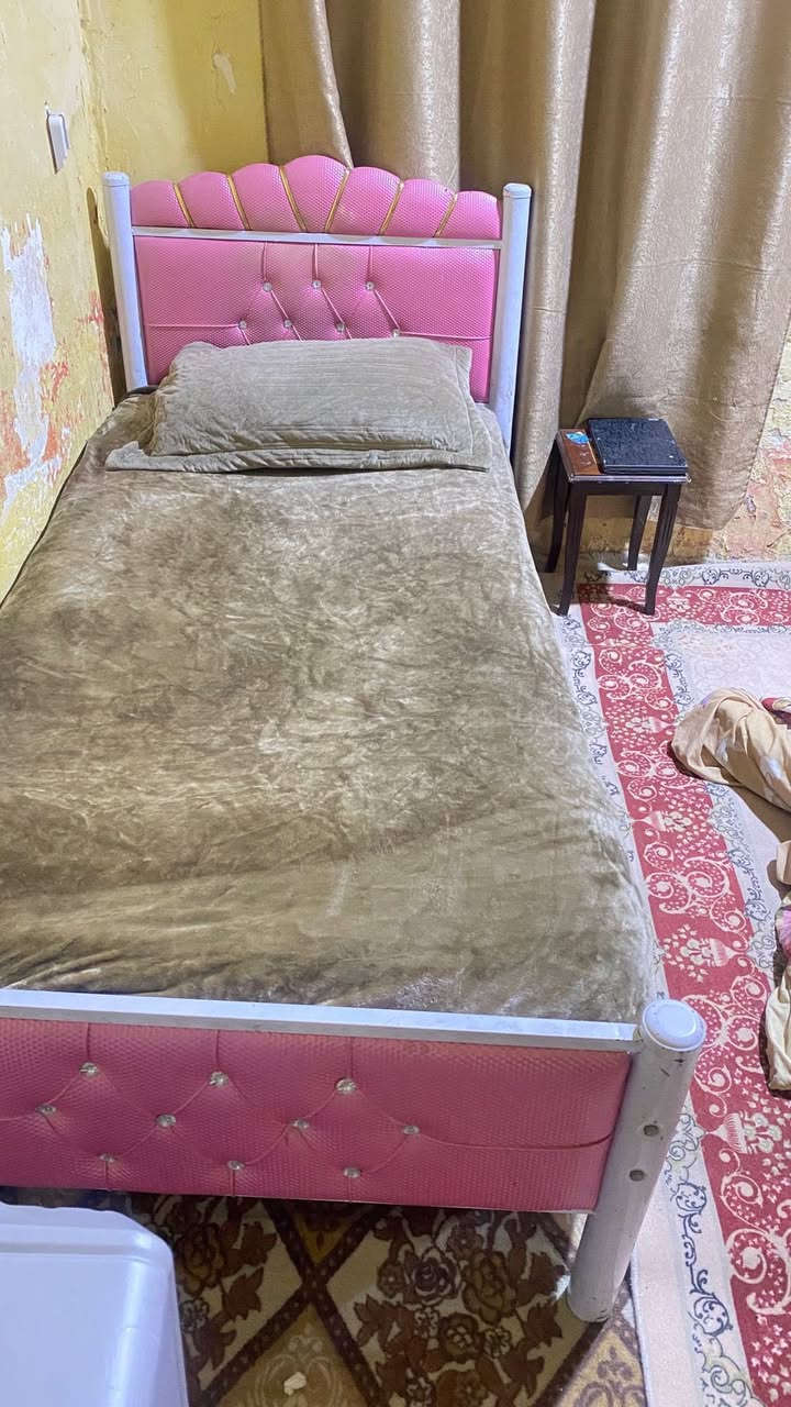 جرابي عدد 3كلهن نفس الشكل السعر الوحده ب 40 المكان البصره القبله للتواصل ***********
