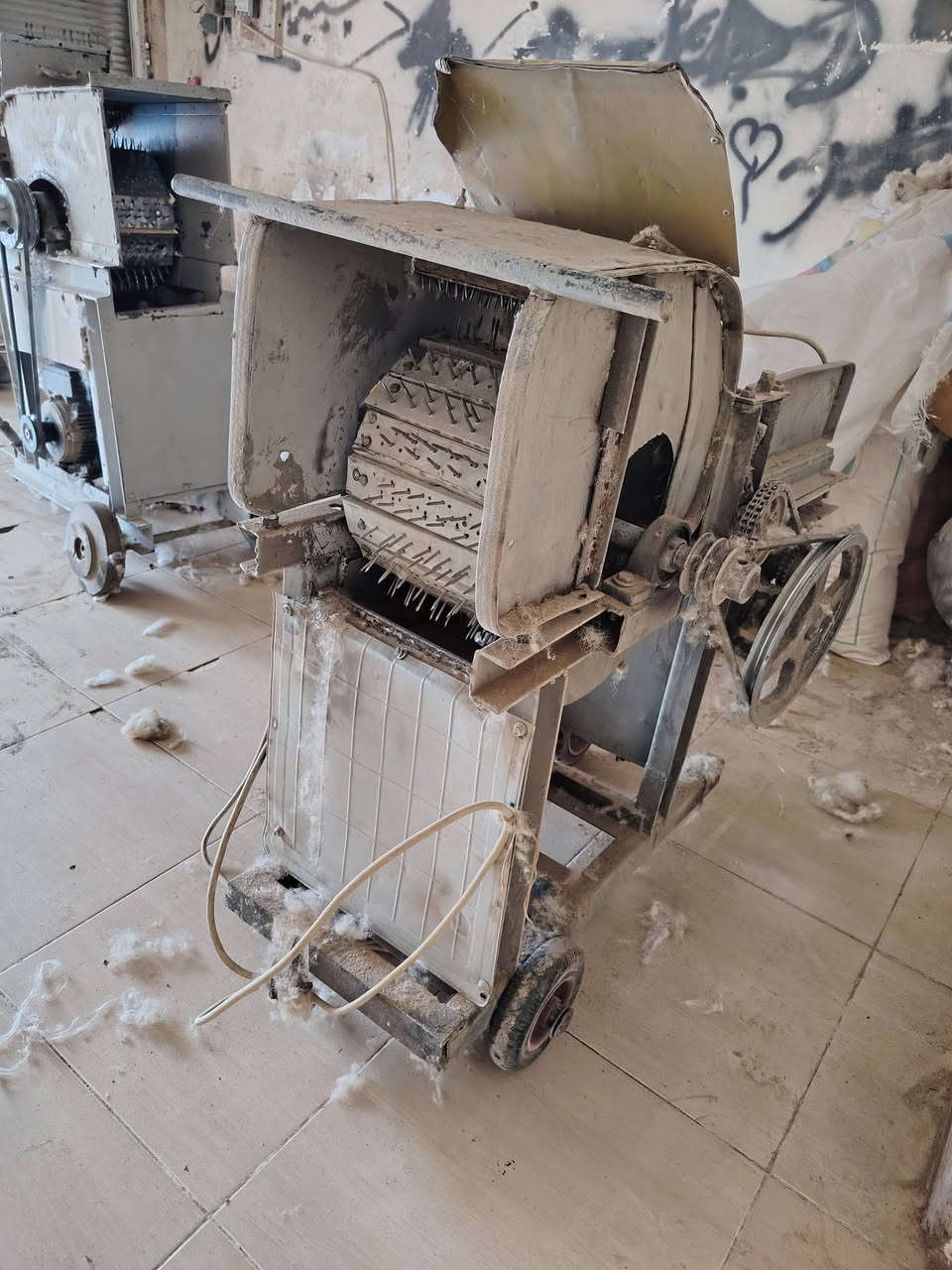 ندافه مال صوف وكطن وديباج لبيع مال سعره 550بهه مجال مكان كركوك واحد حزيران
***********
