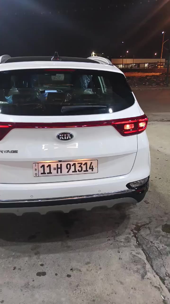 سبورتج خليجي موديل 19 
كفاله عامه صبغ وفتح وبارد ورصع وحالوب 
مواصفات فول للاخير 
بصمه 
بونراما 
صندوق كهرباء 
سايد بريك بصمه 
كشنات جلد وكهرباء
شاحن واير ليس 
حساسات أمامية وخلفية 
شاشه ونفكيشن
ماشيه 86 
كتلوكات وبصمات اثنين
السياره لوك استخدام شخصي
رقم بغداد بسمي
السعر205
***********
***********
