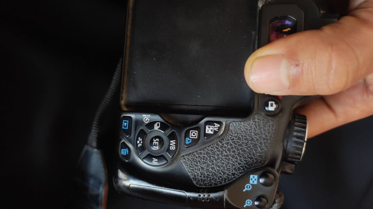 #كاميرات_للبيع
🛑 نيكون 5200 
عدسة 50 ملم نوع G فتحة 1.8
بطاريات عدد 2 + شاحنة + جنطة

🛑كانون 650
عدسة 18:55 الأصلية
بطاريات عدد ثنين + شاحنة + رام
فقط شمعة الفلاش محتركه ( قاعدة الفلاش مبيه شي )
 السعر خاص + المكان حله


**إذا كنت صاحب هذا الإعلان وتريد حذفه لأي سبب، رجاءا أرسل رسالة إلى الدعم الفني**