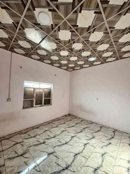 اعلان يوم ١٢/٨ الاثنين
دار سكن زراعي للبيع ال معالي قرب  صيدلية در المعالي  قريب من الشارع العام غرفتان وهول ومطبخ وبراني وصحيات داخلية وخارجية طابوق مكان مميز جاهز مساحة ٢٠٠م السعر عل الخاص اتصال مكتب الاحرار موبايل *********** ونحن بخدمتكم
