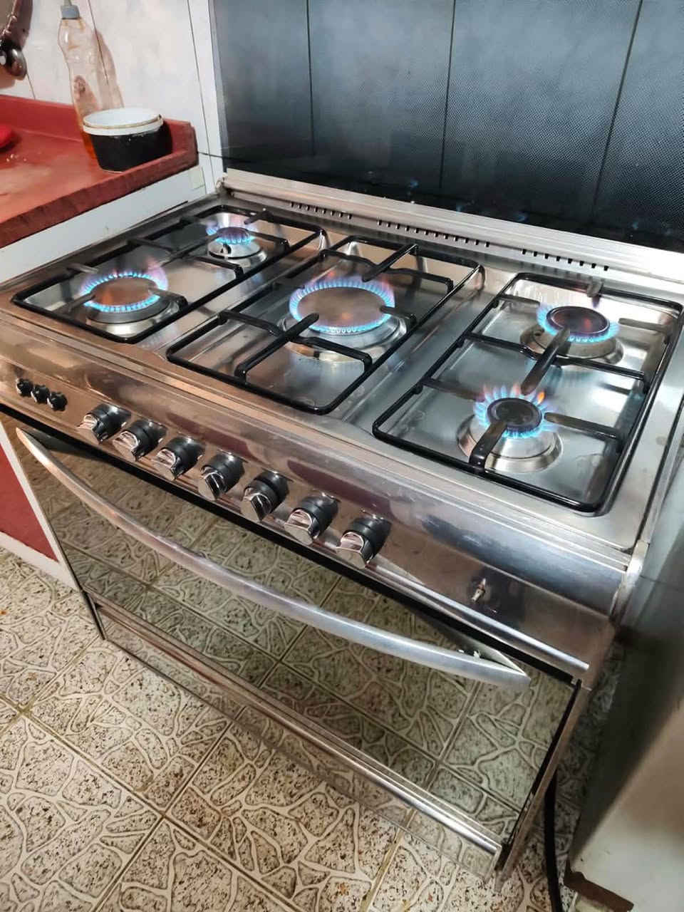 طباخ مصري يونفرسل كامل  سعره 240وبي مجال
يوجد توصيل بالاجرة المكان الدورة


**إذا كنت صاحب هذا الإعلان وتريد حذفه لأي سبب، رجاءا أرسل رسالة إلى الدعم الفني**