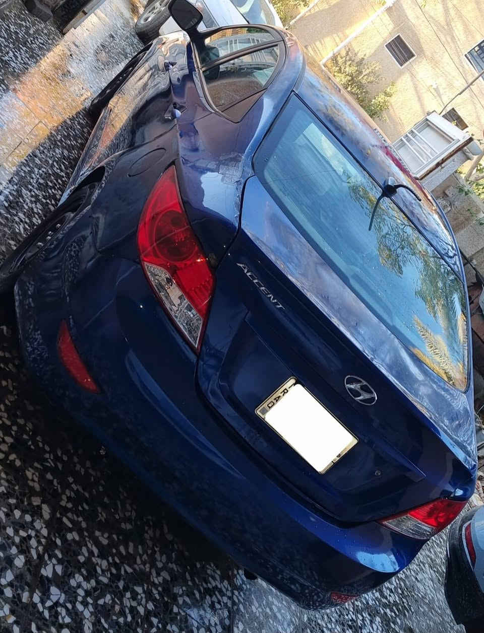 السلام عليكم
اكسنت 2017 وارد امريكي
ماشية 56mi  الف حقيقي حقيقي 
مكينة كير تبريد كفالة 
حادثها قبق جنطة وجاملغات خلفية بدون كص 
مواصفات اعتيادية 
مكينة 1600 
كير 6 نمر
Abs 
شاشة أندرويد 
السيارة بالبنوك 
السعر 88 ورقة وبيها مجال بسيط 
للتواصل ‎0770 783 6063 ابو سيف
