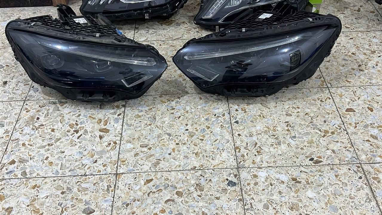 لايتات مرسيدس كهرباء حديث مع الشباك تفصيخ يابان اصلي
بغداد الشيخ عمر كراج عامر الكهربائي
*********** محمد الجبوري
