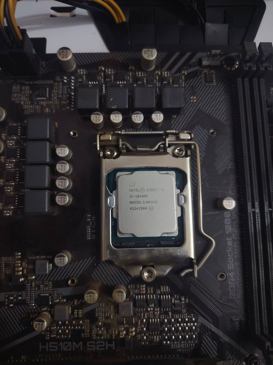 مذربورد GIGABYTE H510M
معالج I5 10400F

مبرد كولر ماستر حراره المعالج تحت الضغط ما تعبر ال 55

السعر 200 شامل التوصيل
علما بس المبرد اخذته ب 45 قطع ما ابيع ابيع كامل


**إذا كنت صاحب هذا الإعلان وتريد حذفه لأي سبب، رجاءا أرسل رسالة إلى الدعم الفني**
