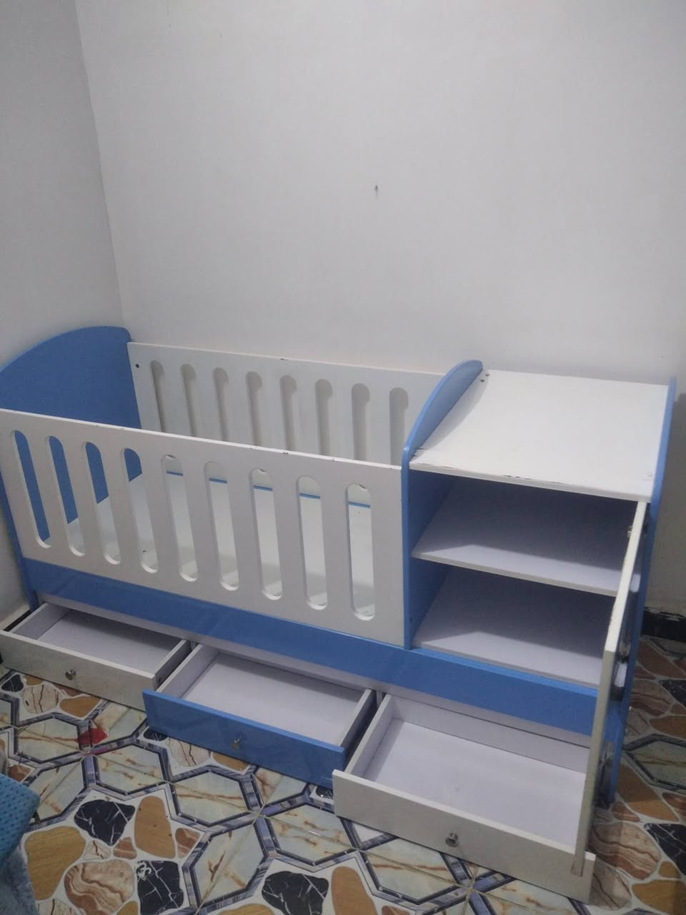 اغراض لبيع 
المكان حله محيزم القديمه ***********

