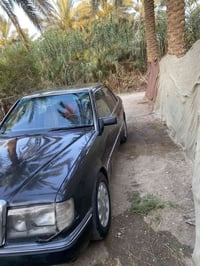 مرسيدس دب • ١٩٩٢ • ٢٤٠٠