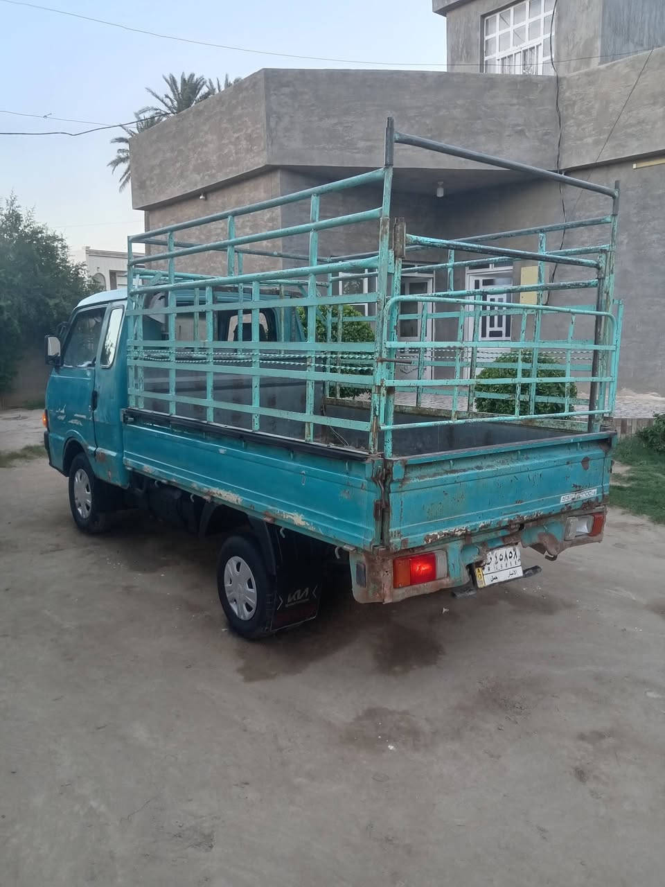 كيه بنكو رقم أنبار موديل ٩٣ سته ٦جنكال سنويه عضم عاج مكفوله من شاصي ورقم شاصي ومحرك وكير واكسل وصدر ابلاديه حته من صبغ راعيه ميت مستمسكات اصليه موجوده سعر ٢٨   مكاني الأنبار الرمادي غير متواجد عل فيس رقم الهاتف ***********
