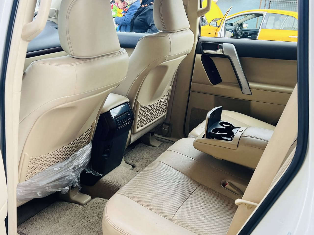 تويوتا برادو ٢٠١٦ vx فول موصفات
فتحه سقف

حساسات خلفيه اماميه

اربعه كاميرات 

شاشه كبيره 

سبعه راكب 

ثلاثه قطع تبريد 

تبريد مقاعد اماميه 

كشنات كهربائيه 

مرايات شفط 
محرك سته سلندر 
شرط المحرك والگير 

رقم اربيل دولي باسمنا شرط التحويل والغرامات ماشيه ٧٠ الف كيلو يعني جديده 

مكانها كركوك 

للتواصل ***********
