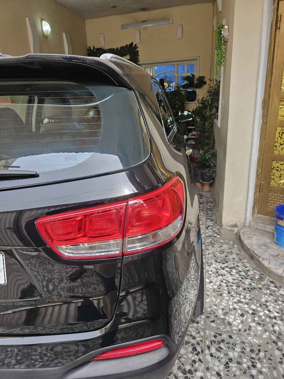 سورنتو وارد امريكي موديل ٢٠١٧حادثها كسر بالدعاميه الاماميه فقط  من جهة اليمين والعراق صار بيه صبغ جوه يدة الباب الجانبي الخلفي الأيمن وجوة رقم الصندوق  الخلفي محرك ٤ سلند.   ٥. راكب السيارة كلش نظيفه جاهزة وسنويه مجددة لل٢٠٣١.   بسمي  اسكن بغداد الكرخ حي المواصلات سعر ١٤٧ مجال قليل تلفون ***********.    ابو منتظر  صورة الحادث مرفقه ويه الصور
