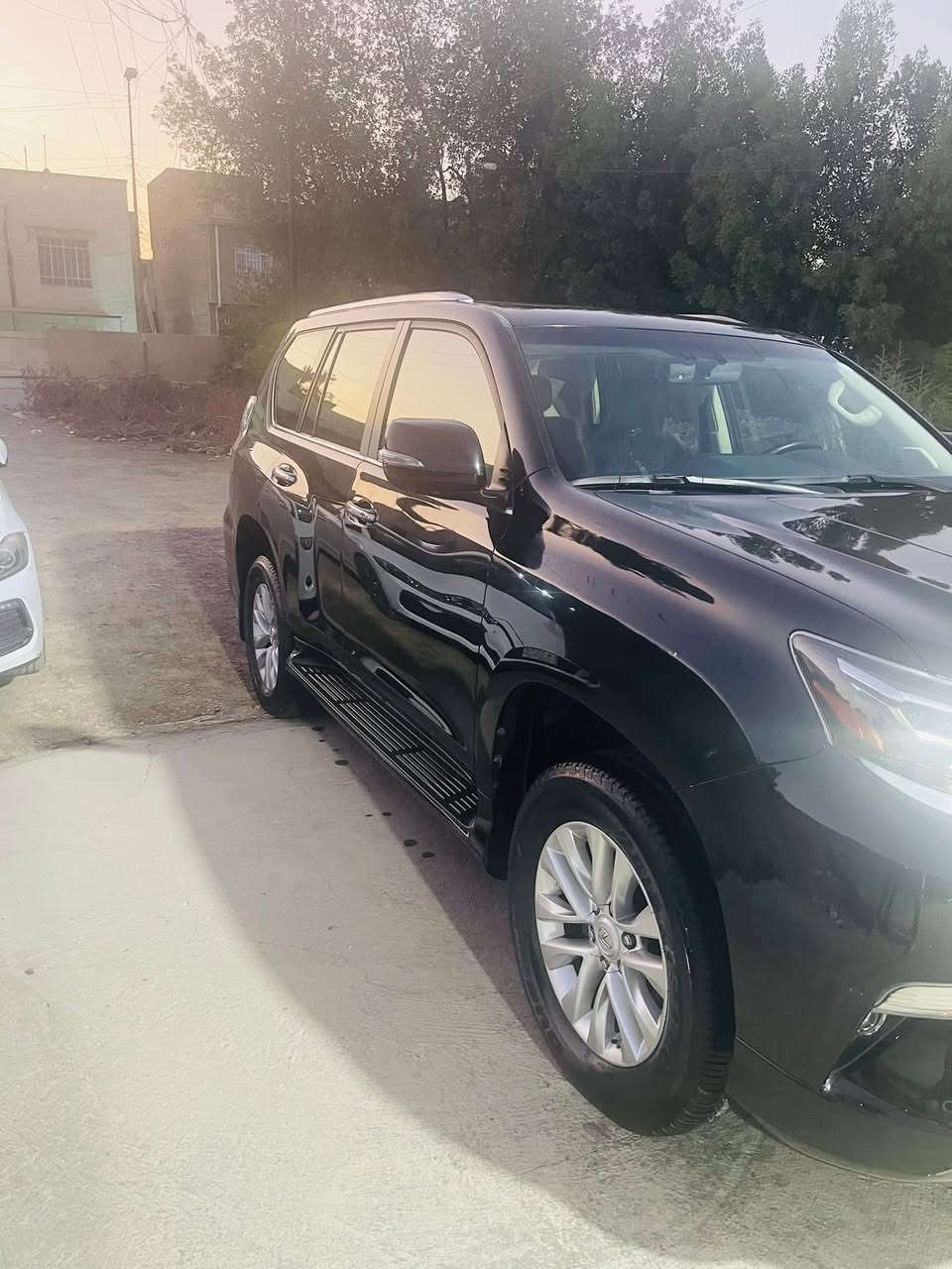 لكزز برادو gx460 موديل 2020 رقم بغداد سياره مكفوله ماشيه 100 الف سياره فول مواصفات هذا رقم ***********
