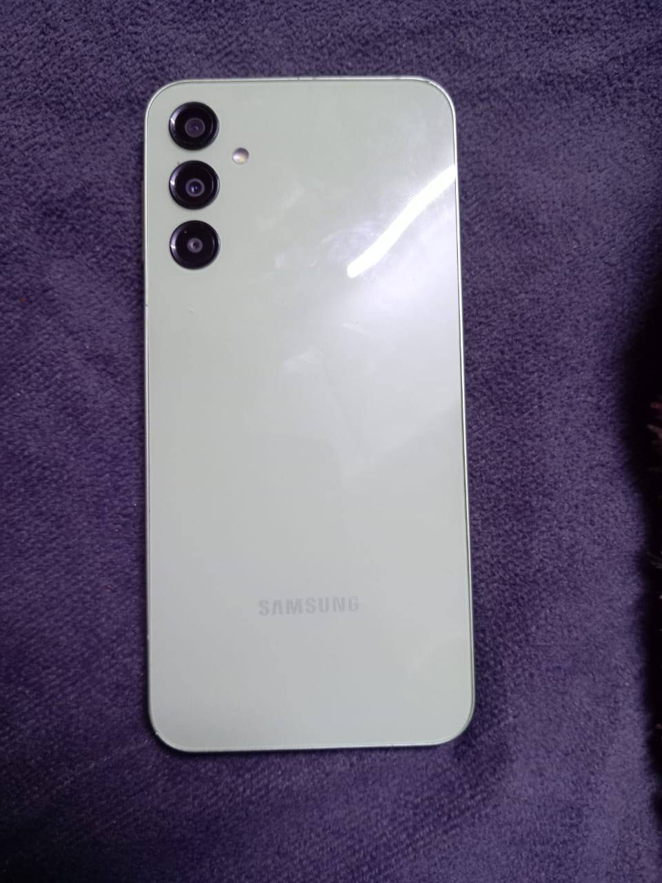 السلام عليكم سامسونك  A24 جهاز جديد ذاكره 128  مكاني بغداد المشتل يرهم بيع ويرهم امراوس انتصل وتدل ***********
