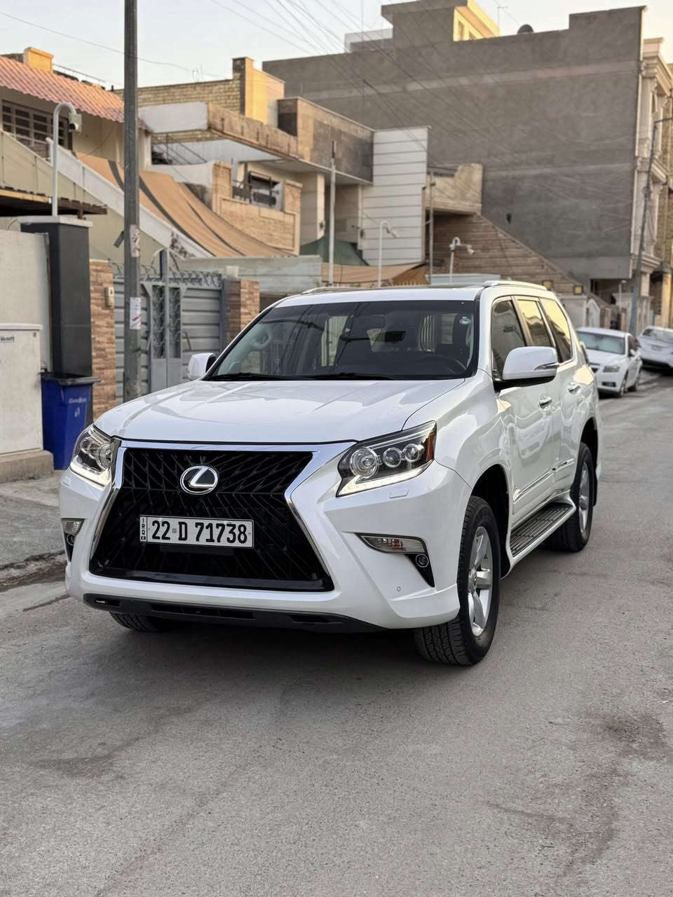اصدقائي شلونكم
لكزس خليجي GX460 
موديل 2019 
ماشية 100 الف  
سيارة جديدة جدآ
ونضيفة حيل ما متعوبة 
السيارة مابيها اي ضربة ولاحادث غير هاي التفاصيل المذكورة بلصور ملاحضات كلش بسيطة
رقمها اربيل ومكانها بغداد زيونة 
للاستفسار على الخاص 
او على الرقم ***********
السعر 36 الف
