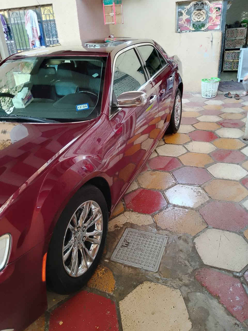 سلام عليكم وبأمه كرايزر السياره كلش جديده وما مشتغله بخط وتوها مسجله السياره فول كفاله من الدعاميه الدعاميه لا صبغ ولا كلير ولا فتح يعني جديده طابه مياه أمطار تعمل وتسير السياره اصل ٢٠١٩ امعلايه ٢٠٢٣ رقم دولي وتوني هزيتها  رقم *********** اتصل وتدلل
