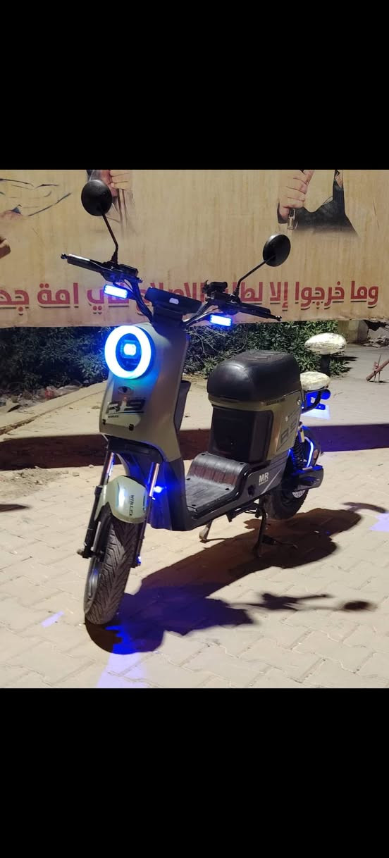 السلام عليكم دراجه للبيع دراجه كهربائيات كلها شغاله بطاريات جده صارنهن يومين من شادهن دراجه جديده نظيفه موديل 2025 بطاريات كسر كرتون السعر (500) وبيها مجال *********** واتساب
