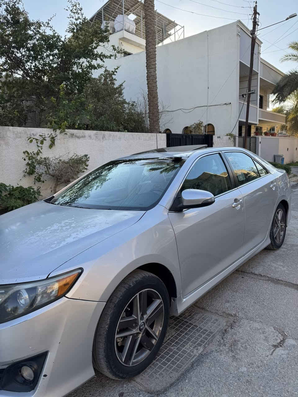 كامري موديل 2015 خليجي فول مواصفات بيها صبغ قطعتين فقط رش بدون دواخل سياره حلوة مكينه بيها خيط بخار بسيط جدا السعر 135 وبيها مجال بسيط جداً *********** بغداد العامرية شارع العمل الشعبي
