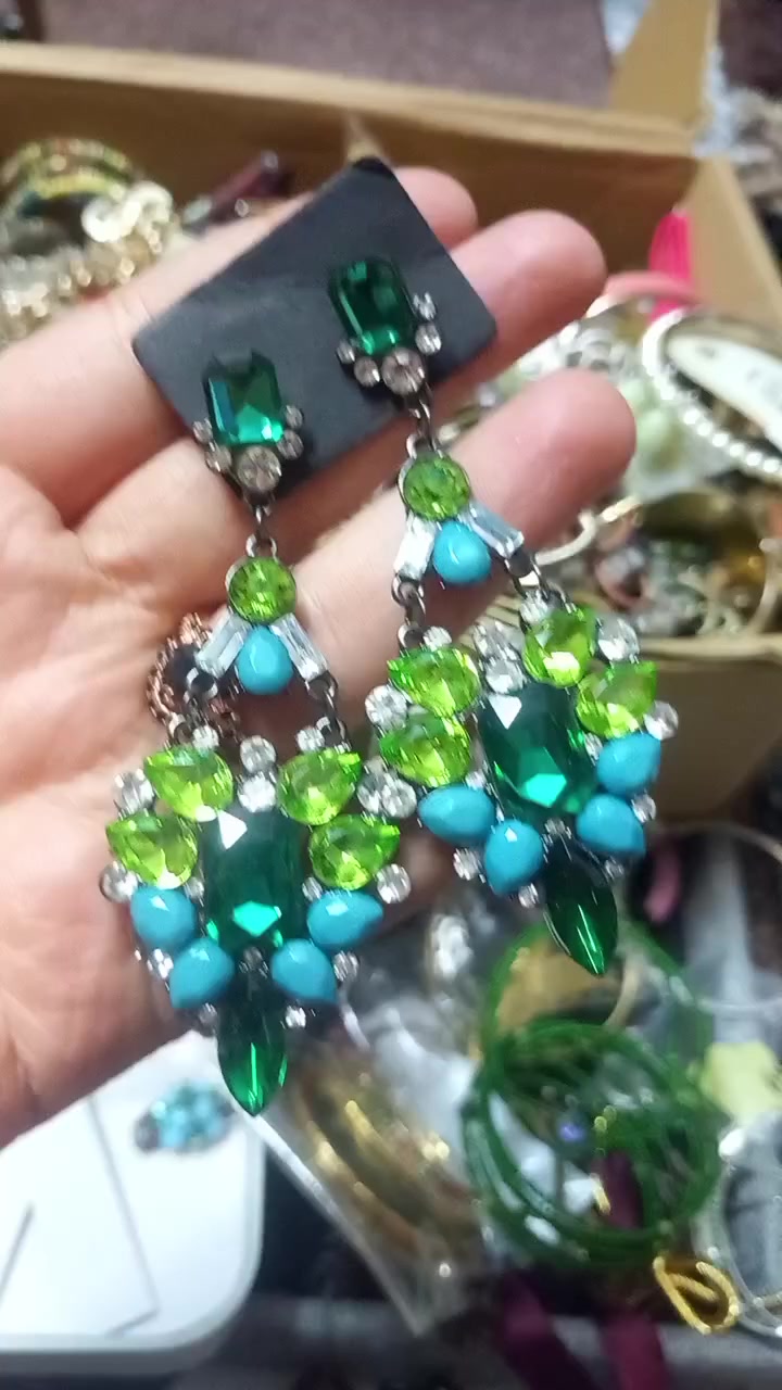 #اكسسوارات #اكسسوارات_اوربية #باله #بالة_اون_لاين #للجميع #لولو #نحاسيات #ماركات #وانتيكات  #حجر #فضة #طلااءت #خرز #نمنم #خشبيات #كرستال #ذهبيات #فضيات #صدف @للجميع  كلشي متوفر توصيل كل محافظات العراق ٣ فقط مع كل طلب هدايه وعروض وخصومات وتدللون


**إذا كنت صاحب هذا الإعلان وتريد حذفه لأي سبب، رجاءا أرسل رسالة إلى الدعم الفني**