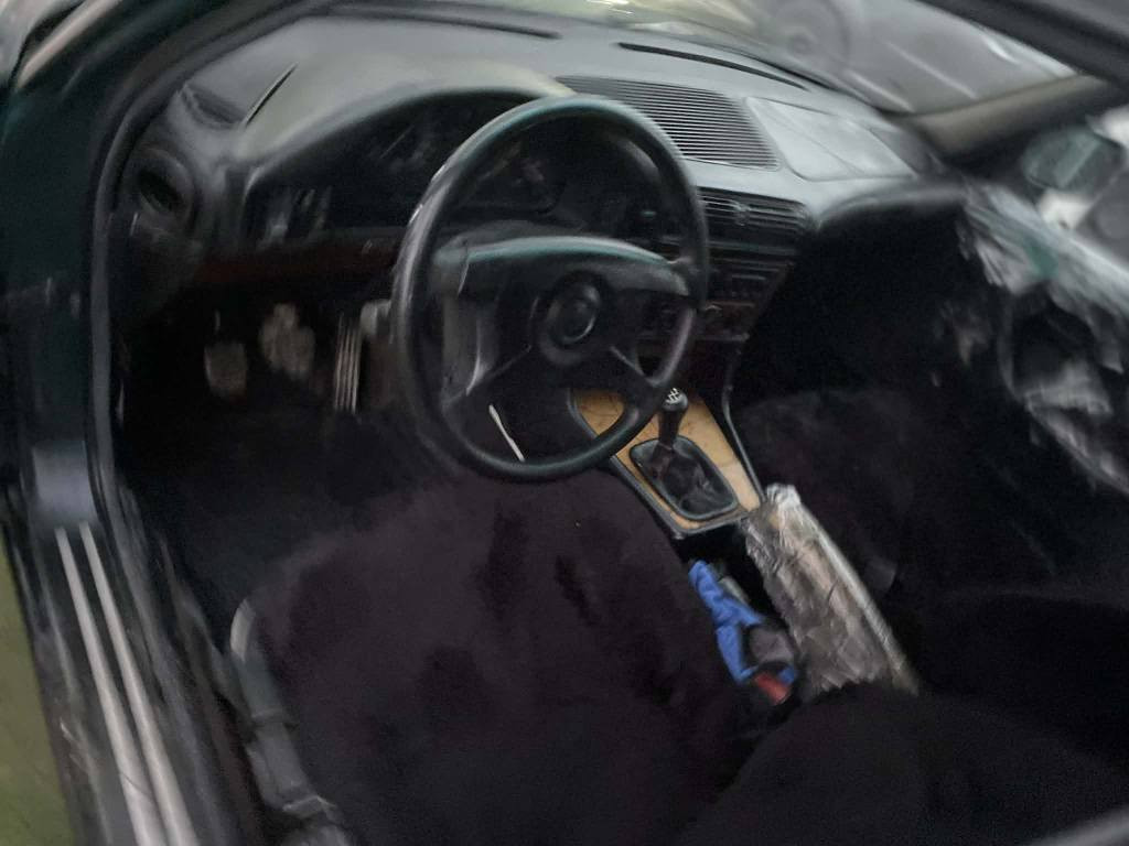 BMW
مۆدیل 1991
گێر عادی
گێرومەکینەی بەشەرت
مەکینەی 20تە 
تەقەورەقەی بەشەرت
تەبریدە وتووندوتۆڵە
سەیارەکە بەس ئەوەلیاتە
ژمارەی خاوەنەکەی ***********
شوێن هەولێر أربيل, العراق
