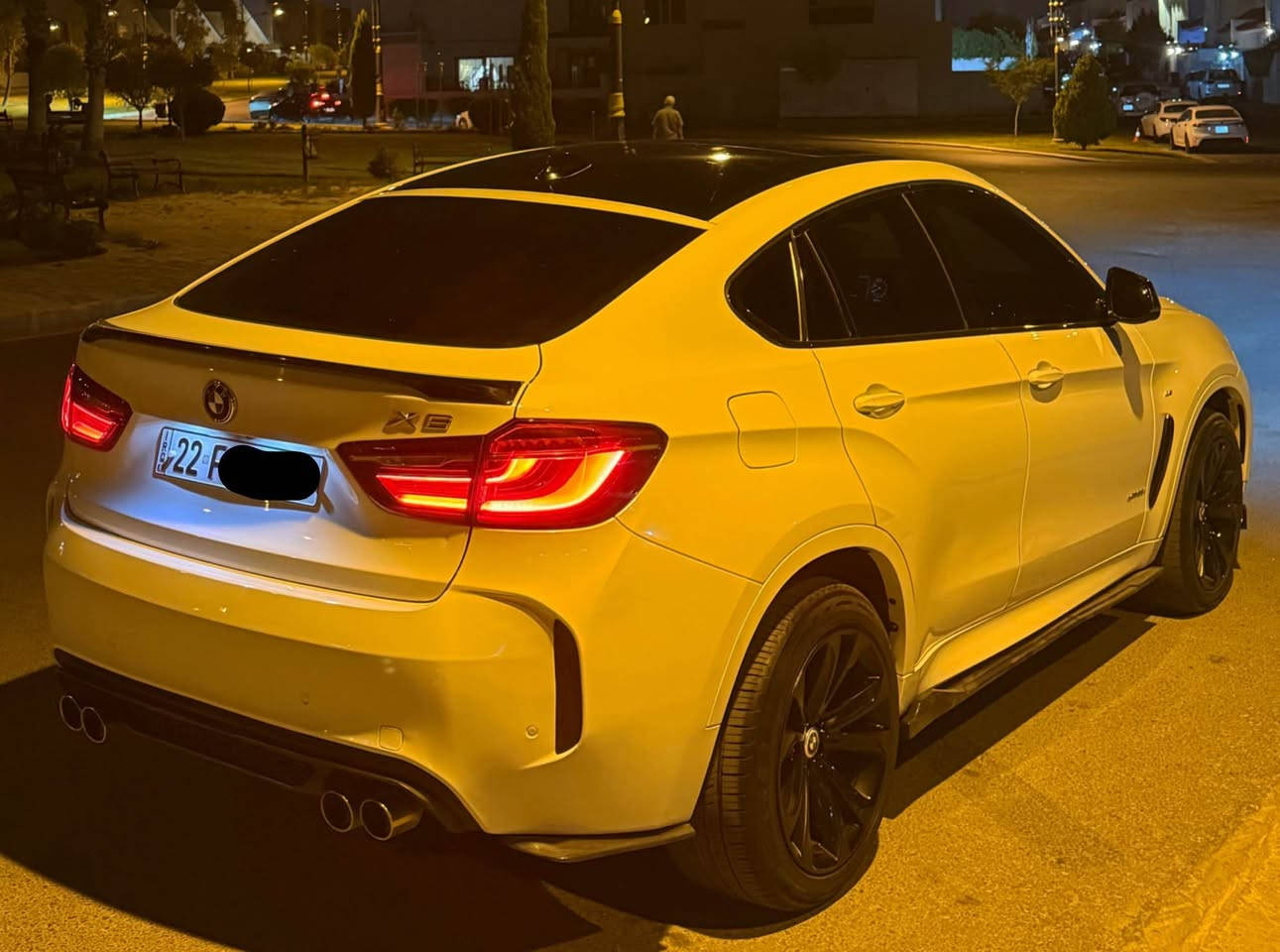 موقع السيارة اربيل  والرقم اربيل سنوية باسمي 
BMW X7 2017 الغنية عن التعريف فول مواصفات (((محرك 6 حجم ال 3.0  ارغب شي بيها 

المواصفات والتفاصيل // 
مواصفات كثيرة سلايد .. بصمات تشغيل .. داخل جلد .. ٤ فتحات صالنصه رياضي … شفتات ستيرن … 
سيارة بمعنى الكلمة مميزة جدا جدا 
خارج السيارة وداخله جدا جديد للامانه ترايها حلو ممتاز 
محرك كير صدر تبريد شرط الفحص 
ماشيه 
100 m 

الضرر .. قطعه وحده صبغ البنيد بدون داخل ابد ابد 
 مرفقة صور امريكا مع الاعلان وكذلك متوفر فديو لكافة تفاصيل السيارة الي يحب يشوفه يراسلني عل واتساب وبالخدمة 

ملاحظة .. السيارة مضلله بيه موافقة طبعا 80 % من مرور اربيل 
وكذلك مذكور بالسنوية ابيض سقف اسود 

هزه وفحص كله جديد سنوية باسمي مباشرة تحويل باسم المشتري 

السعر 277 ورقه وبيه مجال بسيط للشراي واتشرف بالجميع 
للتواصل  رقمي 
واتساب متوفر كذلك 
*********** أربيل, العراق
