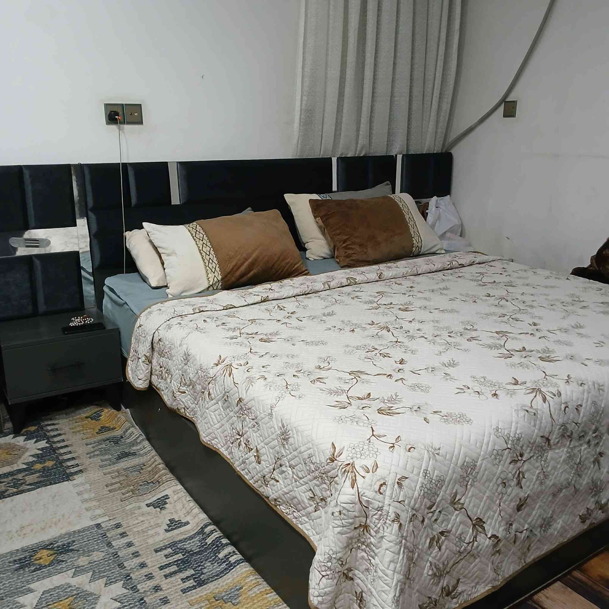 للبيع غرفة نوم جديدة بحاله ممتازة جداً السعر 200 الف بيعه مستعجله
للتواصل 
***********
أو
***********
