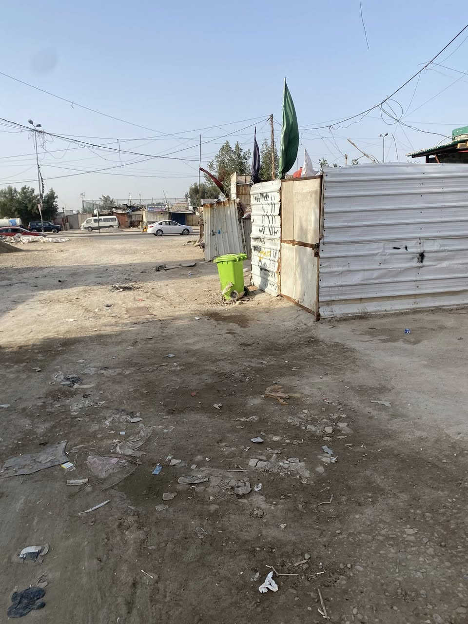 السلام عليكم. بيت للبيع المساحة 200 م. النعوان كفاءات العبيدي (المهجرين) قرب سكلة أبو حسن .
يحتوي على 2 غرف نوم + صالة كبيره +استقبال + مطبخ 
للاستفسار  ***********
