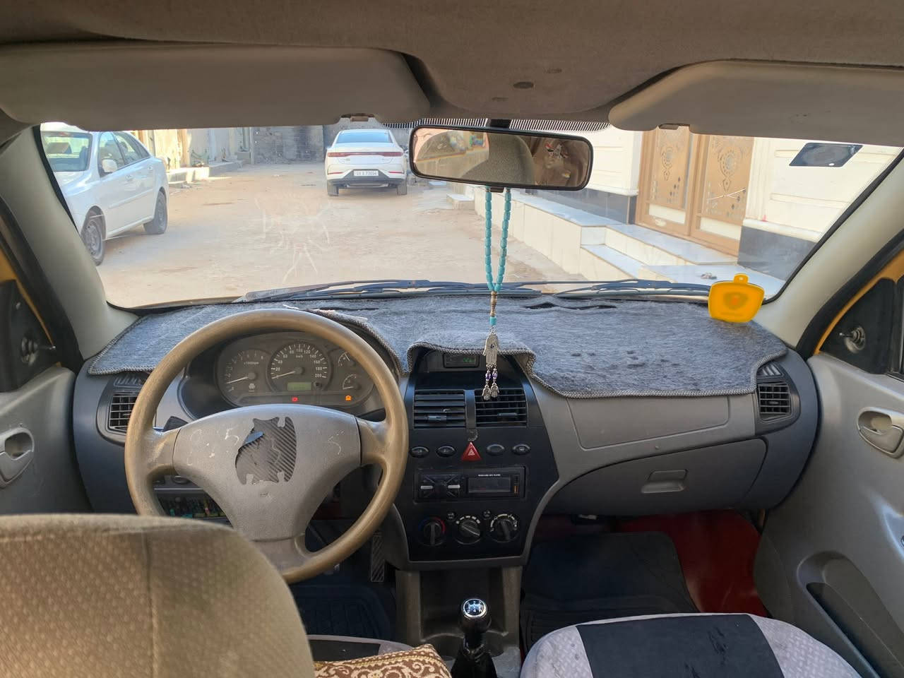 السلام عليكم طيبة موديل ٢٠١٥  سياره نضيفة وما متعوبة كير جديد مكينه خير من الله  حدادية جديدة دبلات جدد تخم تاير جديد السياره بيه خشم الجاملغ بارد ولهلالات الخلفية معمره باقي سياره باقي السياره مكفولة  السعر ٣٧ وبيه مجال قليل العنوان كربلاء ***********
