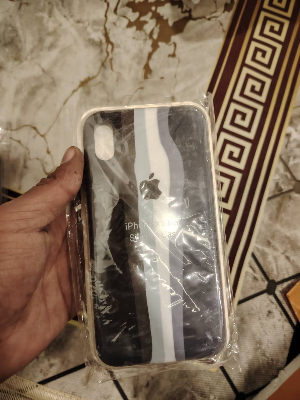 شلعة كفرات كمية خير من الله كله ايفون من ايفون الى ايفون 15
الكفر على ألف
***********
***********
المكان بغداد الدورة
