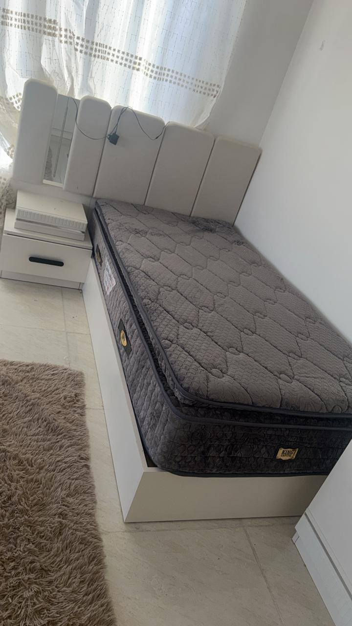 بداعي السفر للبيع غرفة نوم لشخص واحد بحالة ممتازة ✨
الحالة: نظيفة جداً وقليلة الاستخدام
اللون: أبيض مودرن
السعر: 500,000 دينار (قابل للتفاوض)
الموقع: أربيل
للتواصل واتس ***********
