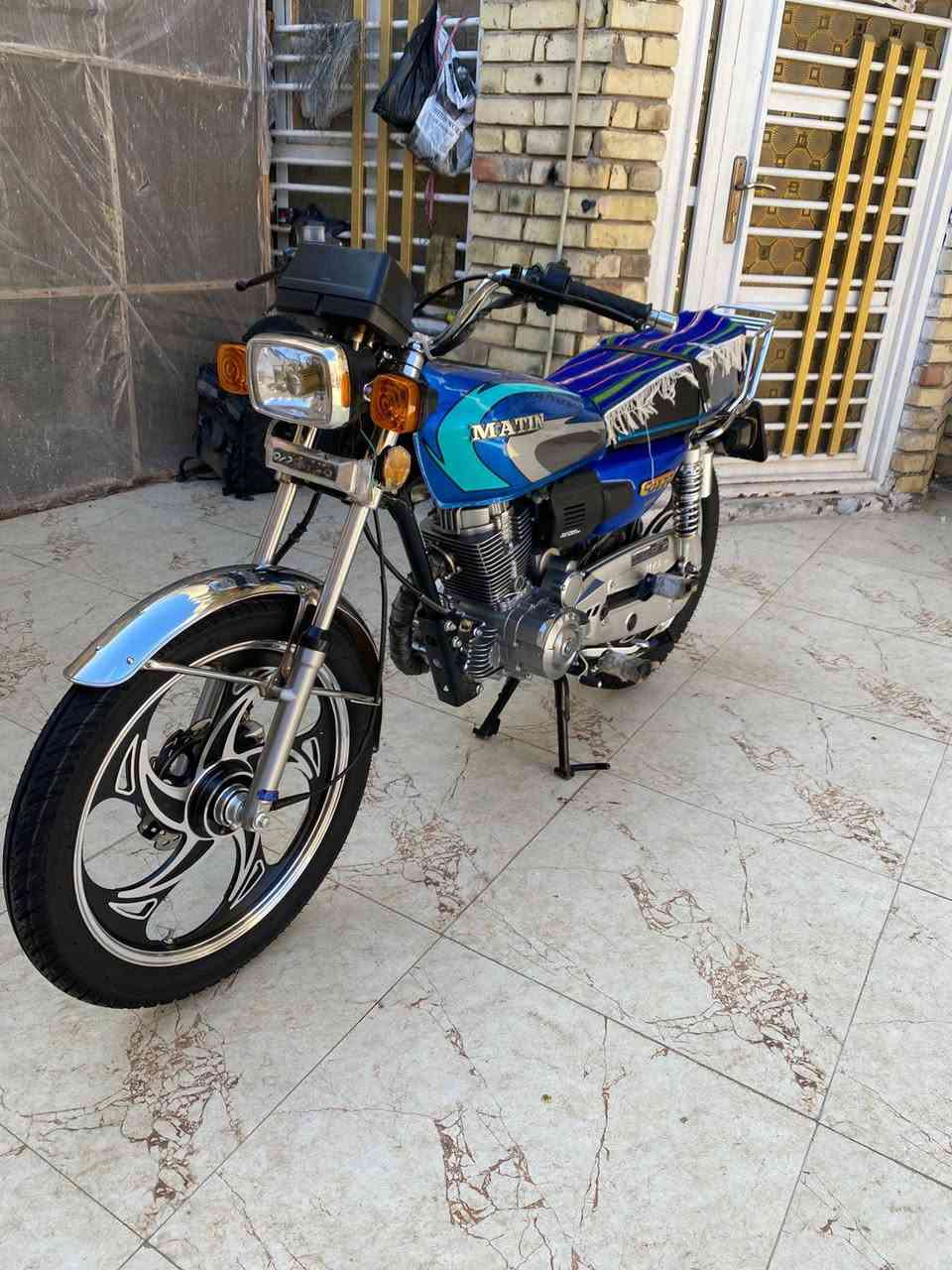 سلام عليكم دراجه للبيع مكينهM K N 200 دراجه شوفت عينك ما ناقصها ايشي مكاني عابجيه تفاصيل خاص وهاذ رقمي***********
