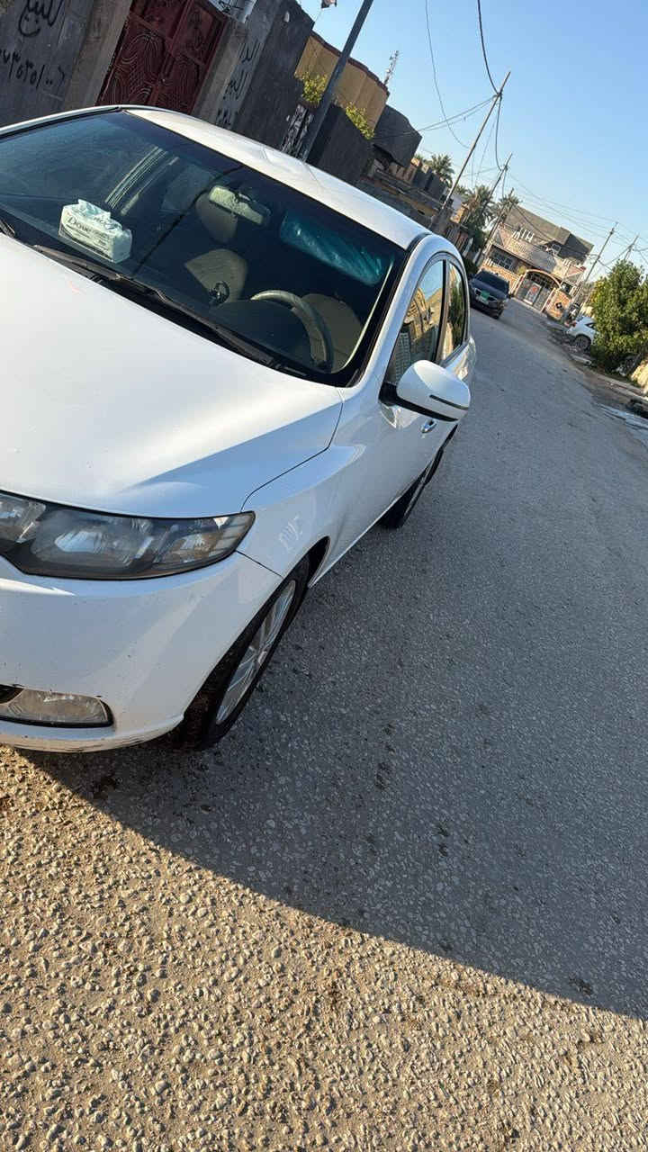 سلام عليكم سيراوتو مودبل 2013
رقم اربيل تريد تحويل وكاله اني حاضر 
ماشيه 205
مكانه بابل ناحيه النيل 
السعر ١٠٥ وبيه مجال 
فول مواصفات عدى الفتحه 
بيه جاملغ وباب رش بدون دواخل 
***********
