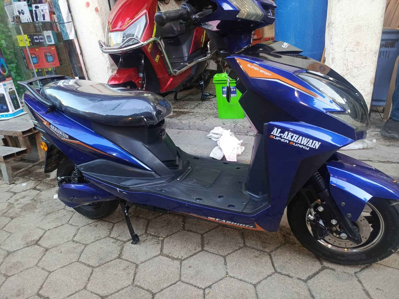 شحن للبيع السعر 450 بطاريات 6 مكان الرمادي شارع الباسكلات رقمي ***********
