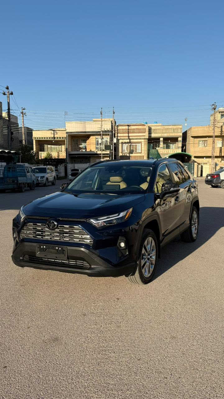 سلام عليكم راف فور
موديل  2025 1/1 غرفة لون بيجي 
                   (بدون رقم)
حجم المحرك 4 سلندر (2.5L)
مواصفات XLE 
فتحة
بصمه  ابواب
صندوق كهربائي
رادار أمامي
تحديد  مسار
رادار جانبي (نقاط عمياء)
رادار خلفي
(Auto start) اوتو ستارت
(Auto Stop) اوتو ستوب
هاند بريك بصمة
(Auto Hold) اوتو هولد
ECO,NORMAL,SPORT حكم وضعيات القيادة
مانع انزلاق+ABS
حساسات خلفية+كاميرا
نحكمات استيرن
اشاير بالمري
لايتات زينون و عدسه
بلاكتور زينون
تبريد  قطعتين
وبقية مواصفات XLE المعروفة 
سعر (255) وبي مجال مكان السيارة بغداد الكرخ 
‭0773 088 9557
