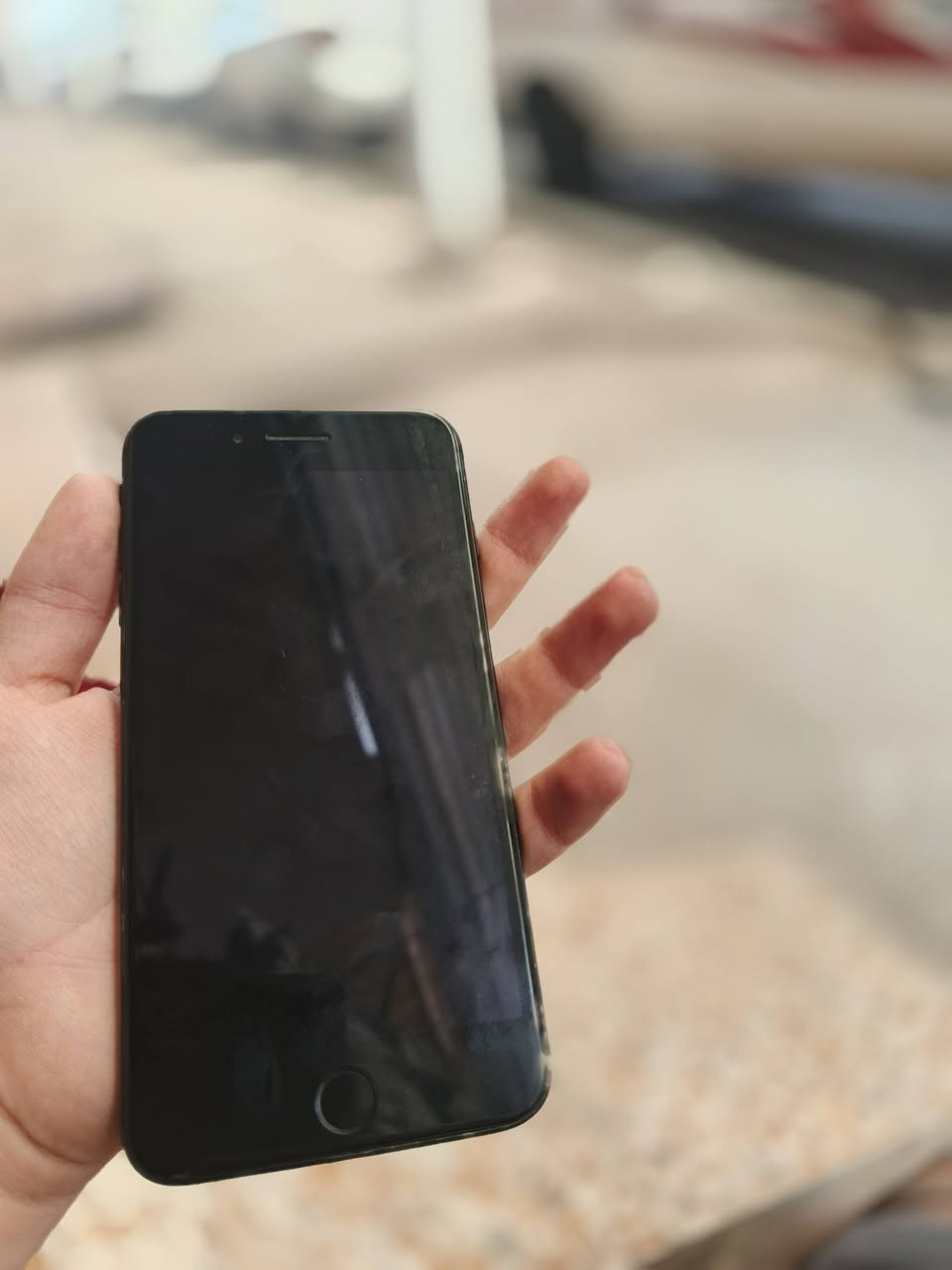 ايفون 7 بلص بيع مستعجل
بيع تفليش 
سعر 40 وبي مجال 
رقم ***********
بدل بطاريه ويشتغل
