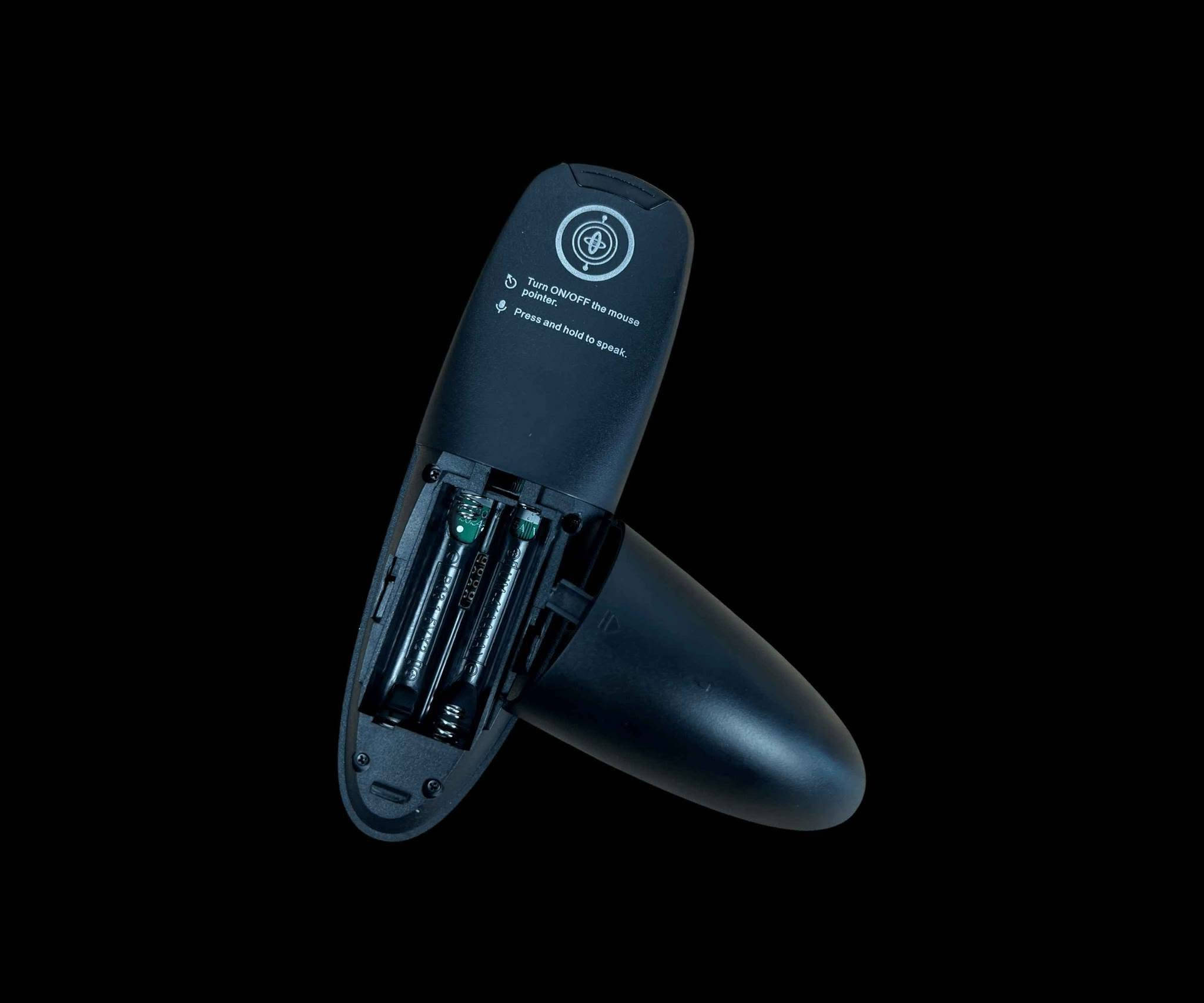 ريموت جوكر ذكي 2.4G Air Mouse مع جيروسكوب وميزة البحث الصوتي

الاستخدامات

التحكم بأجهزة Android TV Box بسهولة.

تشغيل وإدارة أجهزة Smart TV الداعمة للـ USB.

مناسب لأجهزة الكمبيوتر، اللابتوب، البروجيكتور، وHome Theater.

تصفح الإنترنت والتطبيقات عبر حركة اليد (Air Mouse).

البحث الصوتي في يوتيوب والتطبيقات المدعومة.

بديل عملي للماوس والريموت التقليدي.

المميزات

تقنية اتصال لاسلكي 2.4GHz RF عبر مستقبل USB.

مدى اتصال يصل إلى أكثر من 10 أمتار.

مستشعر حركة 6 Axis Gyroscope للتحكم بالمؤشر عبر تحريك اليد.

يدعم Fidelity Voice Input (بحث صوتي عالي الدقة).

يدعم خاصية IR Learning لبرمجة زر الباور مع ريموت التلفزيون.

Plug & Play بدون تثبيت برامج.

أزرار تحكم كاملة: Home – رجوع – تحكم بالصوت – صفحات – حذف – تشغيلإيقاف.

3 مستويات سرعة لحركة المؤشر.

يعمل بواسطة بطاريتين AAA.

خامة تصنيع: ABS Plastic + Silicone.

الوزن التقريبي: 50 غرام.

الأبعاد التقريبية للمنتج: 143 × 45 × 29 ملم.

محتويات الصندوق

ريموت Air Mouse.

مستقبل USB (قطعة صغيرة يتم تركيبها بالجهاز).

دليل استخدام.

الملاحظات

يحتاج بطاريتين AAA (غير مرفقة غالباً حسب التشغيل).

البحث الصوتي يعمل على الأجهزة التي تدعم Google Voice أو أنظمة مشابهة.

يجب إدخال قطعة الـ USB قبل الاستخدام.

يمكن برمجة زر الباور فقط عبر خاصية IR Learning.

قياس الكارتون:

- الطول: 15 سم
- العرض: 3 سم
- الارتفاع: 5 سم النجف, العراق


**إذا كنت صاحب هذا الإعلان وتريد حذفه لأي سبب، رجاءا أرسل رسالة إلى الدعم الفني**