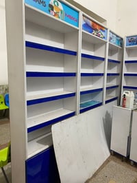 ٨ فاترينات • ٥ فاترينات صيدلية زجاج • بغداد