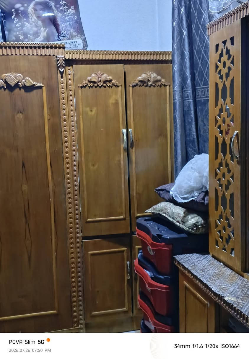 السلام عليكم غرفه نوم ام الدنك نضيفه موصل الأيمن سعر 600
***********
