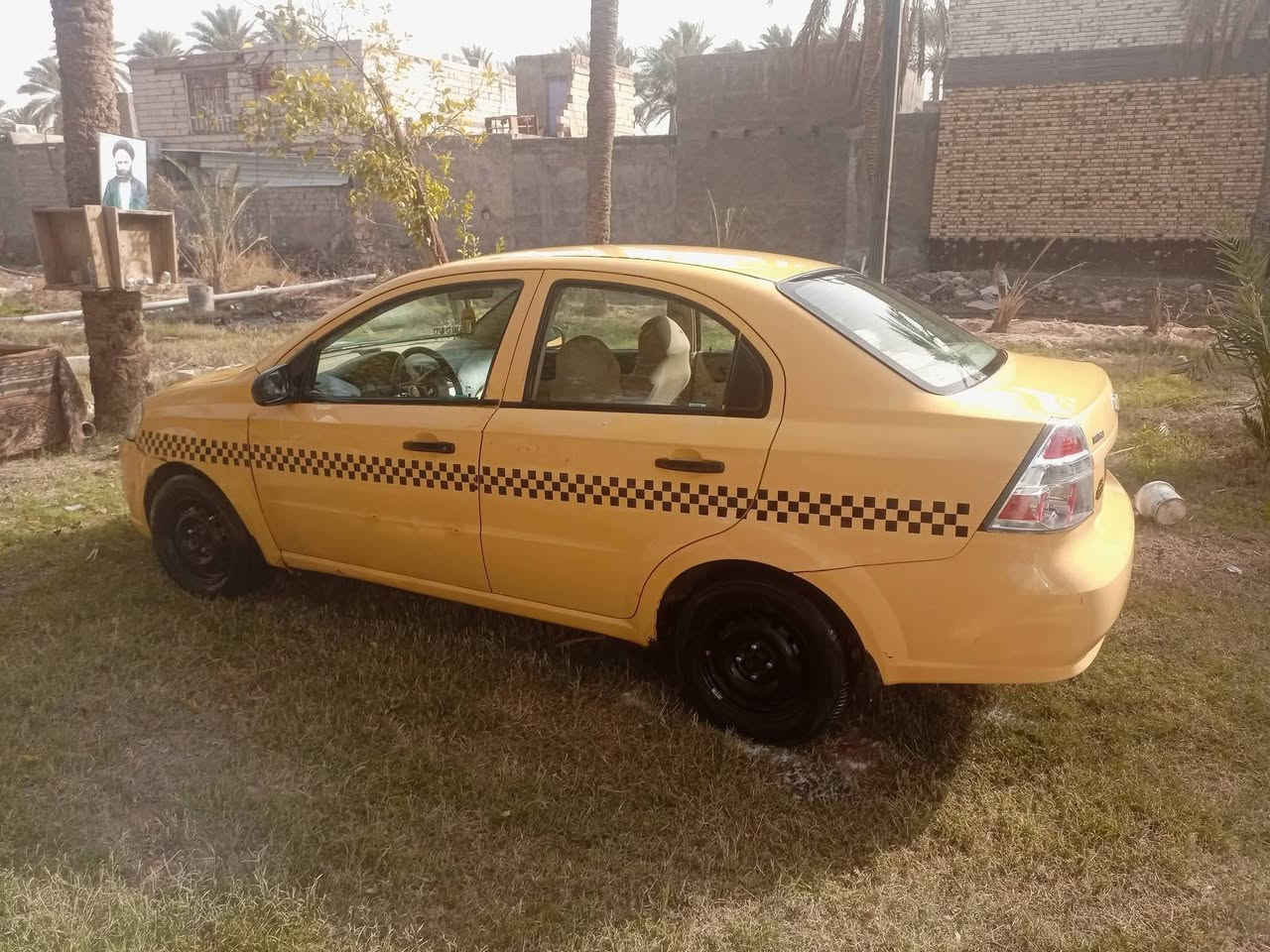 السلام عليكم افيو للبيع موديل 2010 مكينه وكير شرط حداديه كهربائيات كلهه شغاله مداور ثاني يوم غرامات وهيئه كلهه مصفره مابيهه السعر 33 وبيها مجال سنويتها لل28استفسار علا الرقم  ***********
