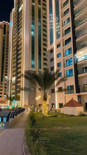 ✨ فرصة لا تُعوّض لامتلاك شقة فاخرة في مجمع رويال سيتي – المنصور ✨

إذا تبحث عن السكن الراقي أو استثمار مضمون، فهذه فرصتك.

🏡 آخر 4 شقق فقط بأسعار أقل من السعر المتداول.

✅ مساحات واسعة تناسب العائلات.
✅ تشطيبات عصرية عالية الجودة.
✅ موقع استراتيجي في قلب المنصور.
✅ حدائق ومساحات خضراء.
✅ مناطق ألعاب للأطفال.
✅ مواقف سيارات خاصة.
✅ أمن وحراسة وكاميرات مراقبة على مدار 24 ساعة.
📅 موعد التسليم: نوفمبر 2026

لا تضيع الفرصة… الوحدات  بالاسعار المناسبة المتبقية محدودة، واحجز شقتك قبل نفادها.

📞 للاستفسار والحجز:
***********
***********

نور الهاشمي
🌟 مستشارة عقارية
الثقة أساس النجاح… واختيارك يبدأ من هنا.

#العراق #بغداد #المنصور #رويال_سيتي #شقق_للبيع #استثمار_عقاري #عقارات_بغداد #نور_الهاشمي #شقق_فاخرة #سكن_راقي
