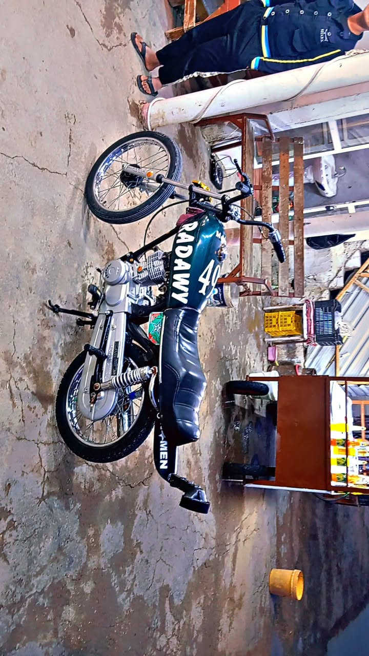 السلام عليكم دراجه للبيع انتنس تعمير 25 اوراق سكنر مكان طويريج سعر 550 وبيها مجال شراي تدلل ***********🤍
