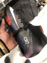 قطعة عالمية • كرستيانو • فيتنامي